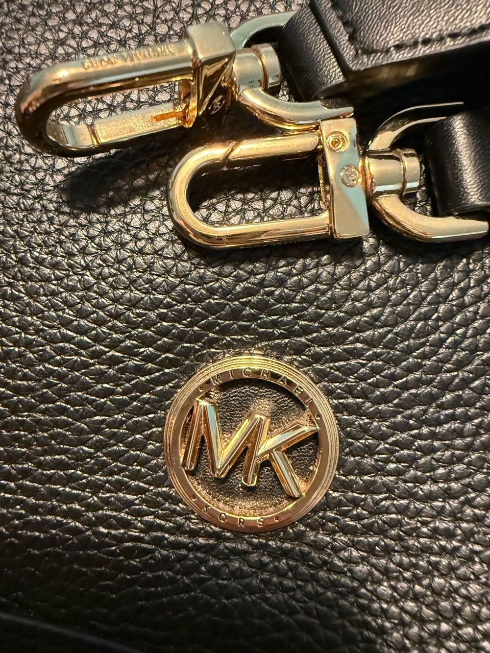 Michael Kors Luisa Medium Black Leather Shoulder Bag with Gold Logo - Picture 5 of 14